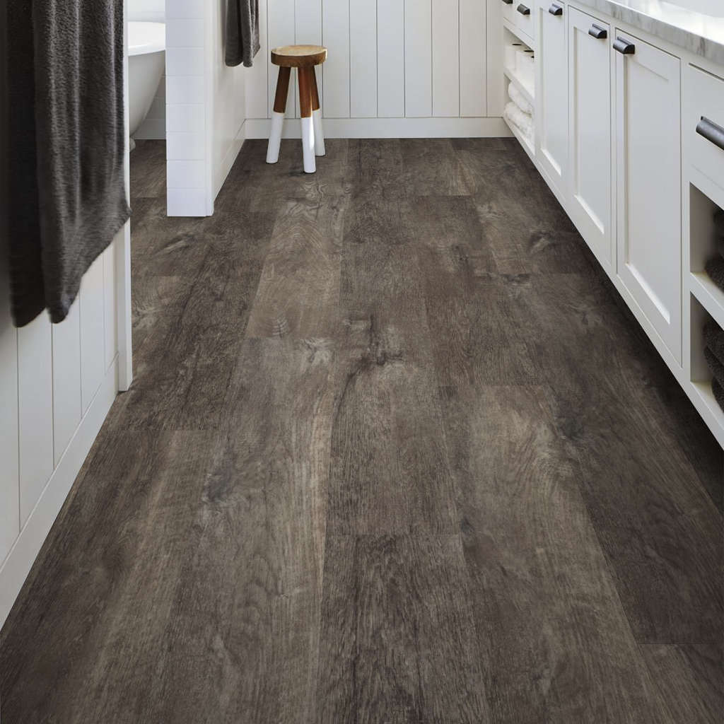 Shaw Endura Plus 7" - Smoky Oak ($3.59 p/sf) 0736V-00556