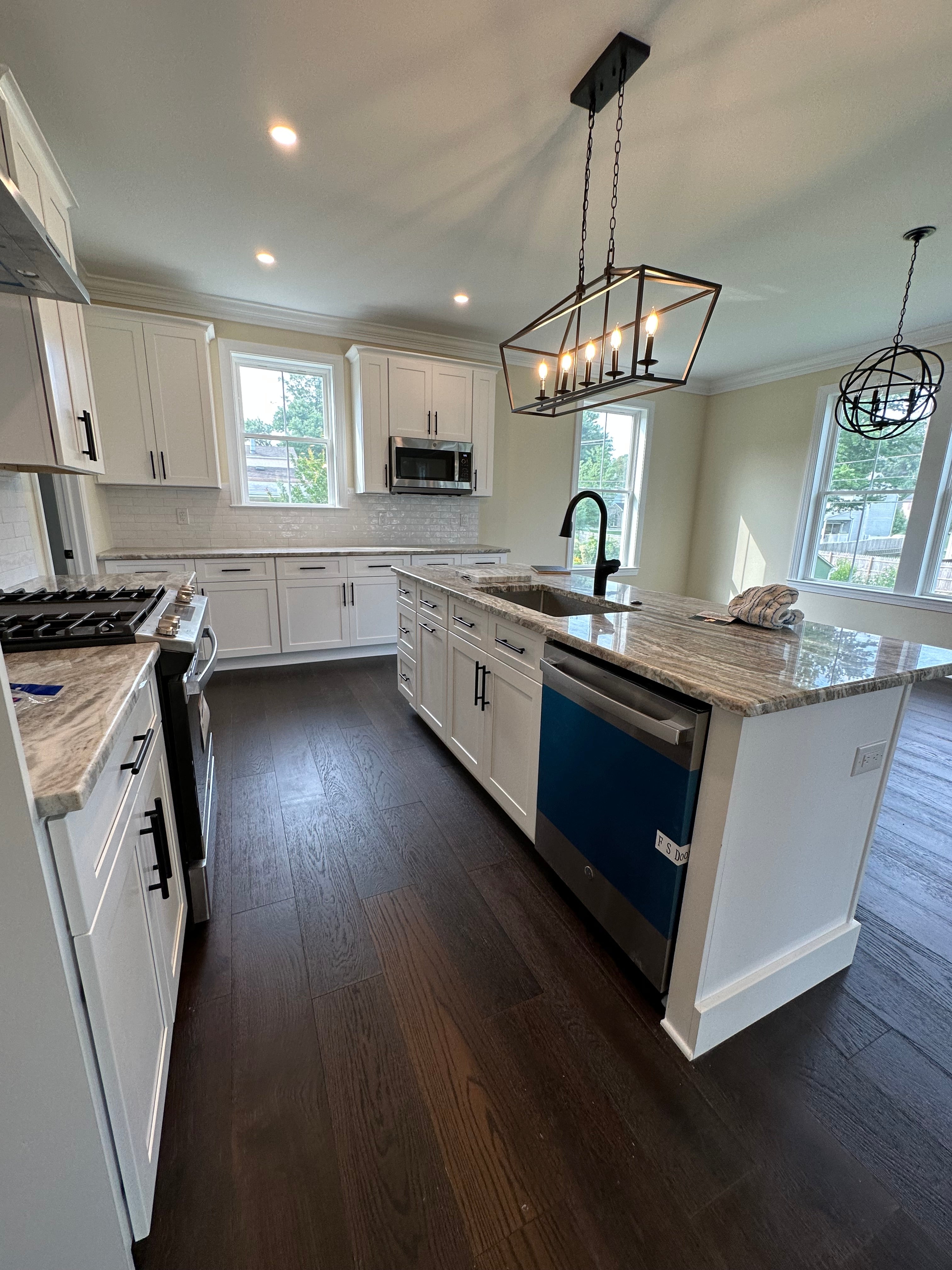 Shaw Castlewood Oak - ARROW ($10.89 p/sf) SW485-00533