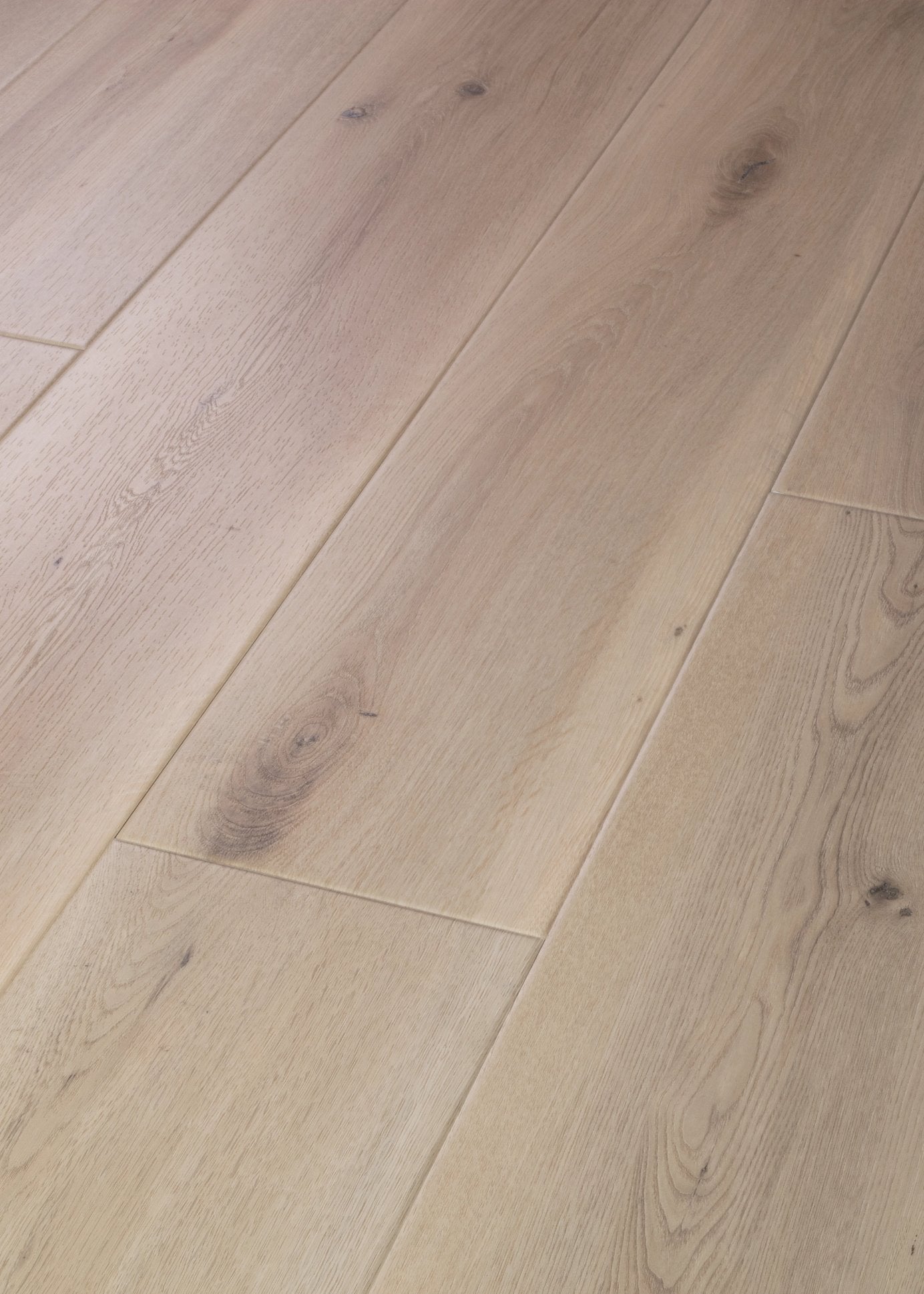 COREtec Plus Soft Step - 9" Sea Salt Oak ($8.79 p/sf) VV810-05028