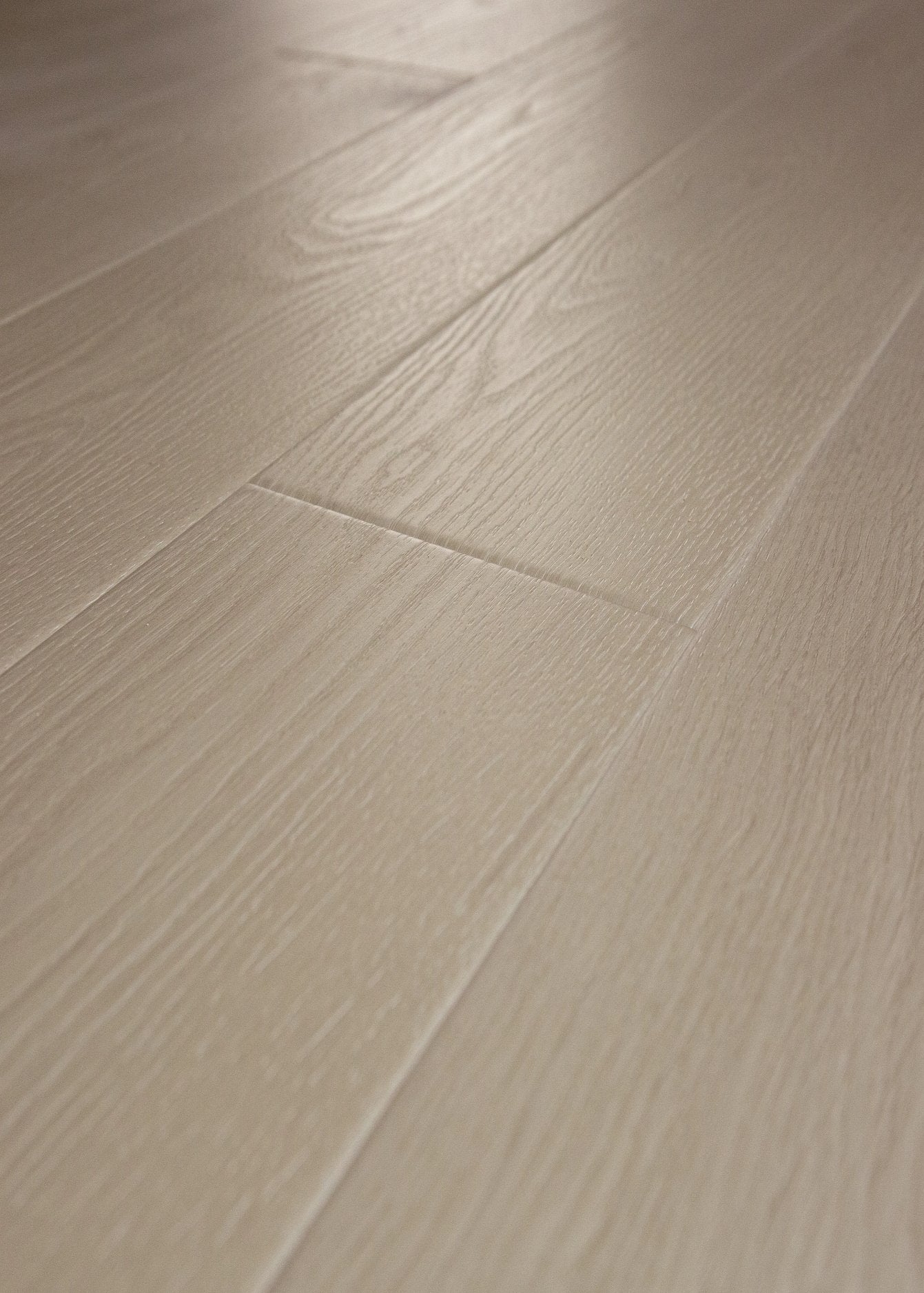 COREtec Plus Soft Step - 7" Pure Oak ($8.79 p/sf) VV880-05047