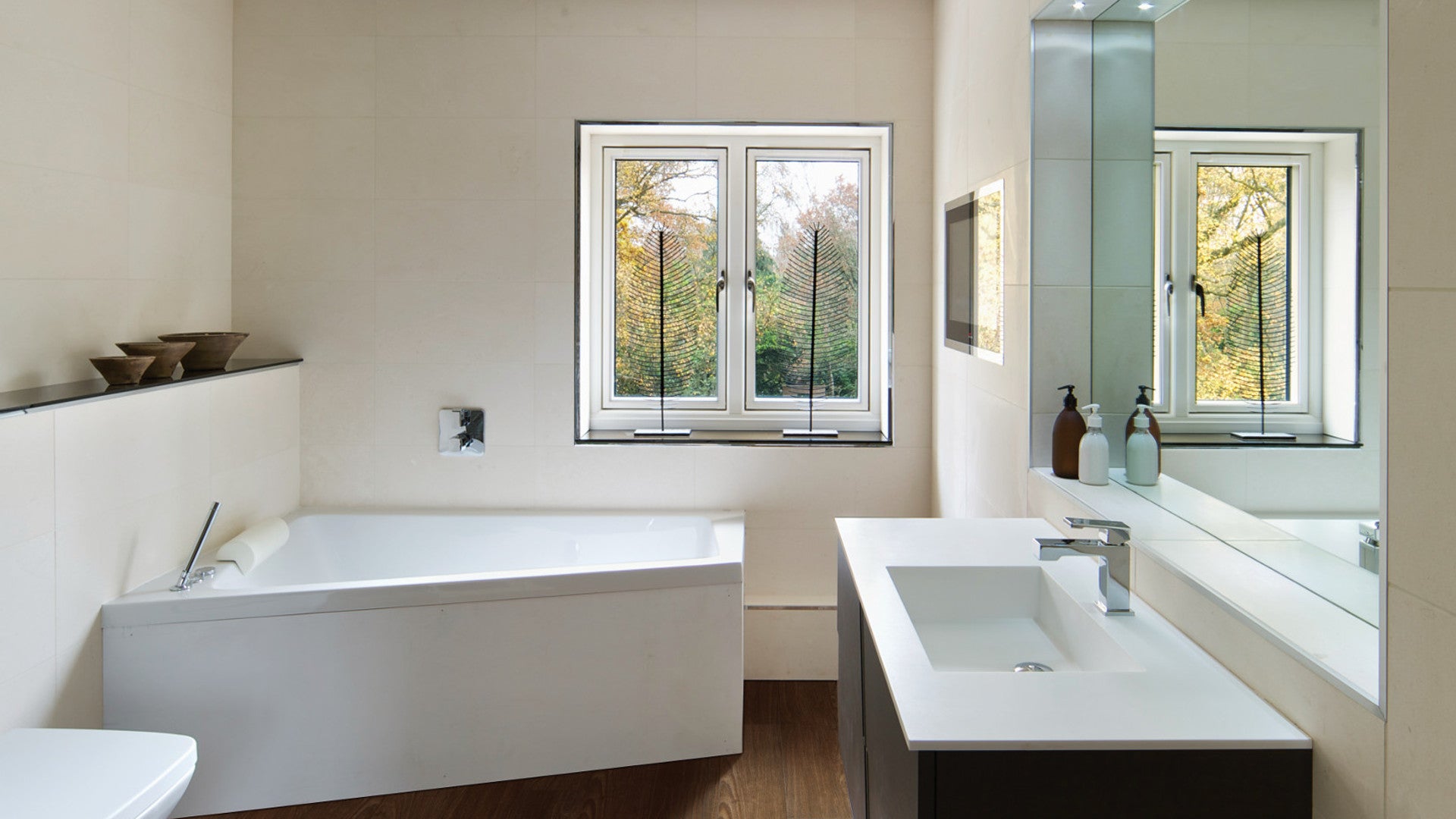 COREtec Plus Premium - 7" Hempstead Walnut ($8.79 p/sf) VV458-02708