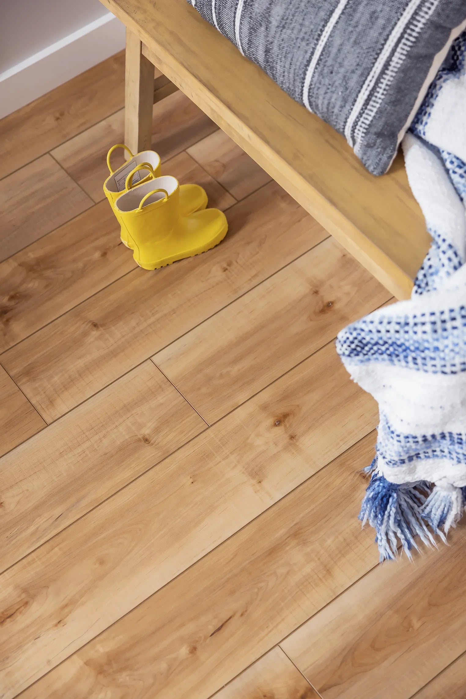 COREtec Plus Enhanced Planks - 7" Manila Oak ($6.29 p/sf) VV012-00760