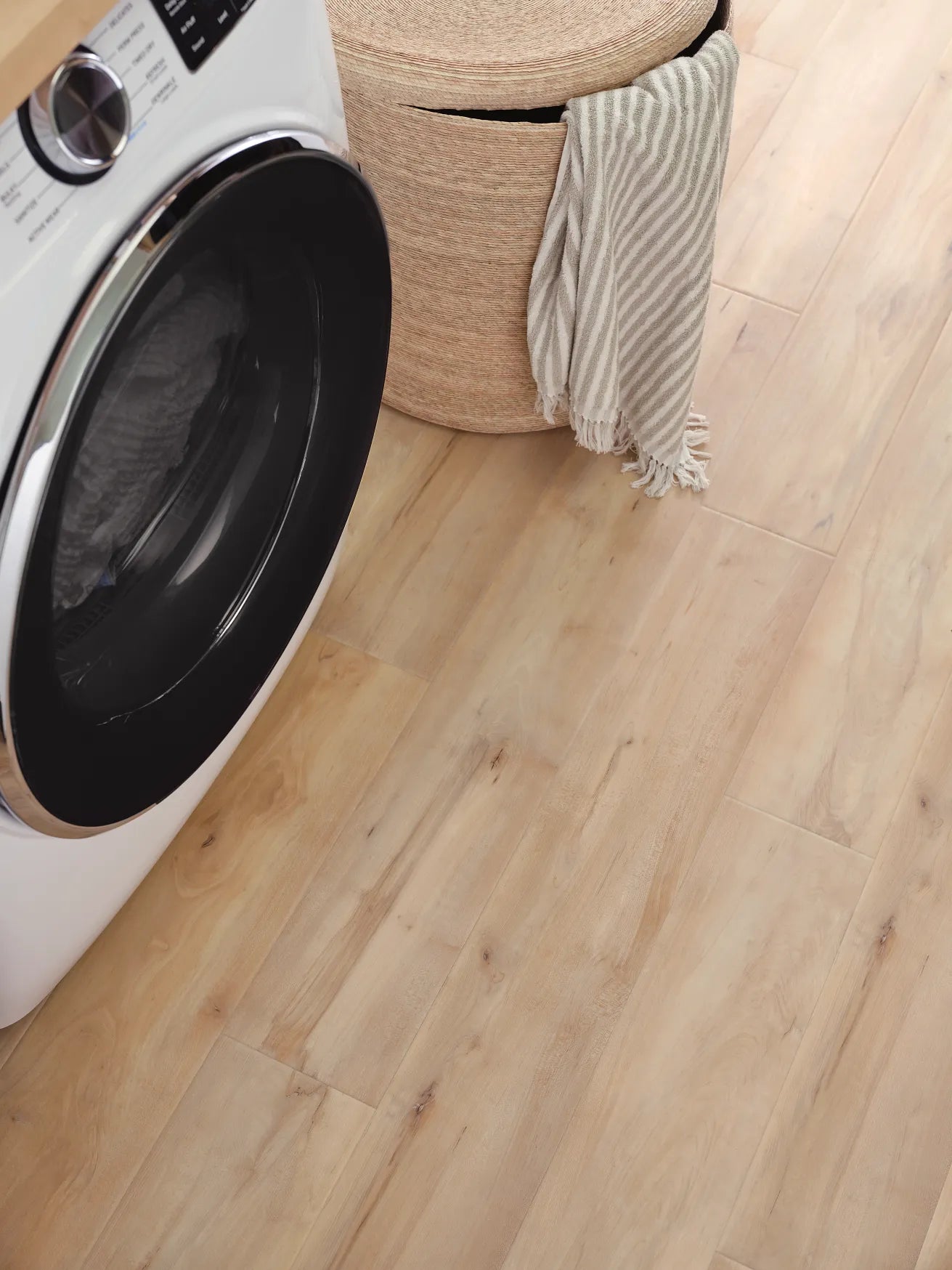 COREtec Pro Plus Integrated - 7" Brookfield Maple ($5.99 p/sf) VV800-04039