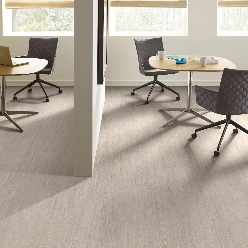 Shaw Uptown Now 30 - 6" Sweet Auburn ($4.69 p/sf) 0462V-00116