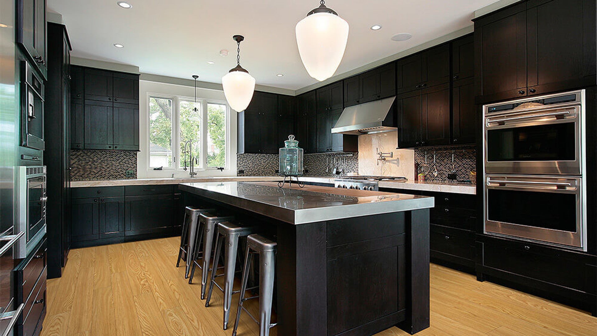 COREtec Plus - 5" Rocky Mountain Oak ($6.25 p/sf) VV023-00207